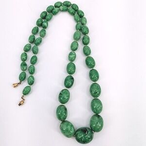 Vintage Green Marbled Lucite Necklace Graduated Bead Chunky 31"
